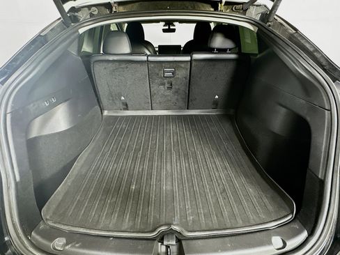 Used 2021 Tesla Model Y Long Range AWD/4WD image 29