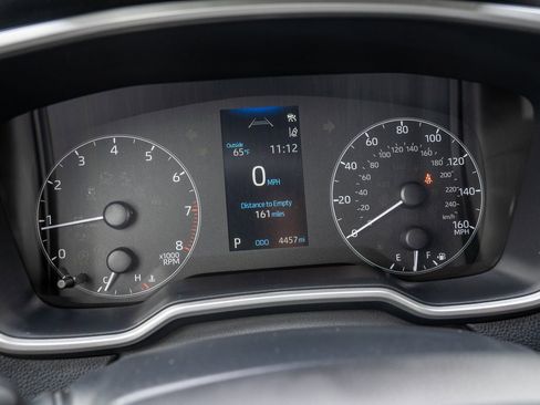 Certified 2025 Toyota Corolla SE image 19