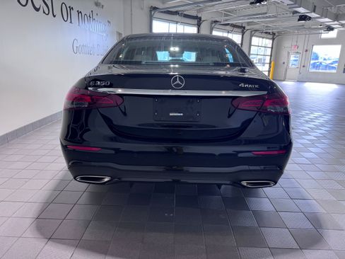 Used 2023 Mercedes-Benz E 350 4MATIC Sedan image 5