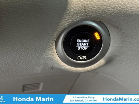 Used 2023 Chrysler Pacifica Limited FWD image 29