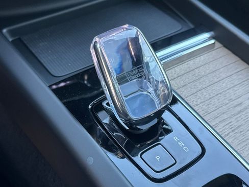 New 2026 Volvo XC60 B5 Plus w/ Climate Package PRO AWD/4WD image 24