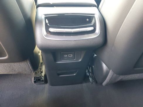 Certified 2022 Cadillac XT6 Premium Luxury image 15