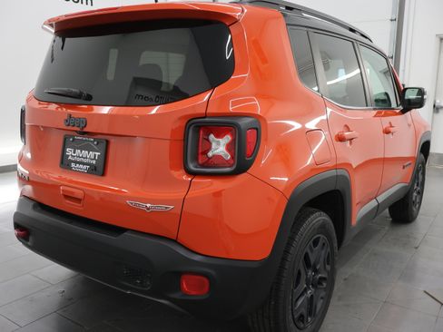 Used 2018 Jeep Renegade Trailhawk AWD/4WD image 5