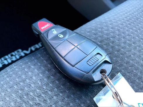 Used 2013 Dodge Grand Caravan SE FWD image 15