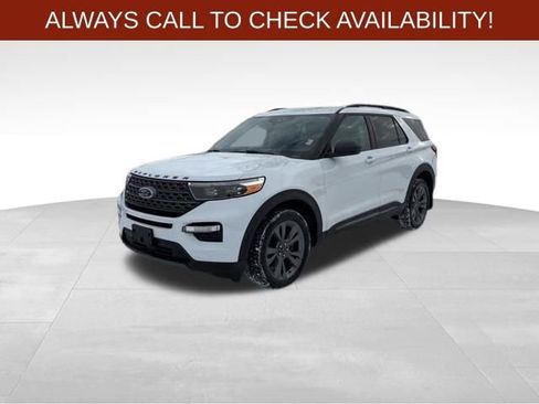 Used 2021 Ford Explorer XLT w/ XLT Sport Appearance Package image 3