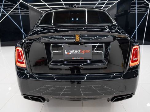 Used 2025 Rolls-Royce Phantom Sedan image 21