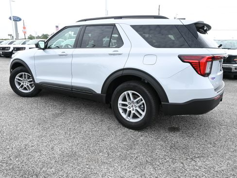 New 2026 Ford Explorer Active RWD image 8