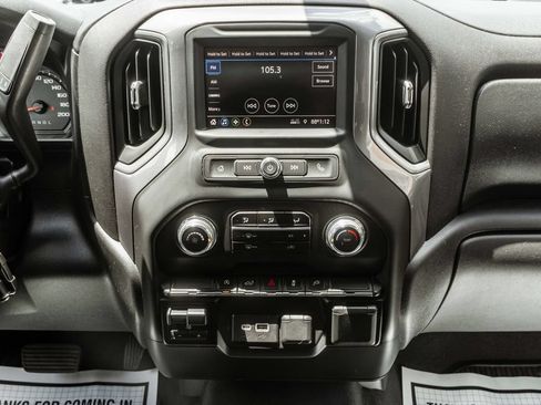 Used 2021 GMC Sierra 1500 4x4 Crew Cab w/ Sierra Value Package image 17