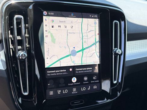 New 2026 Volvo XC40 B5 Ultra w/ Protection Package Premier image 15