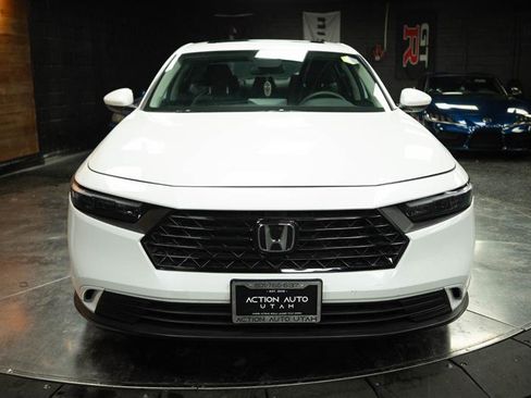 Used 2023 Honda Accord EX image 3