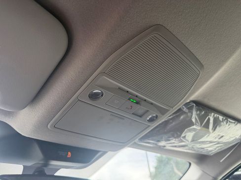 New 2026 Nissan Kicks SR image 24