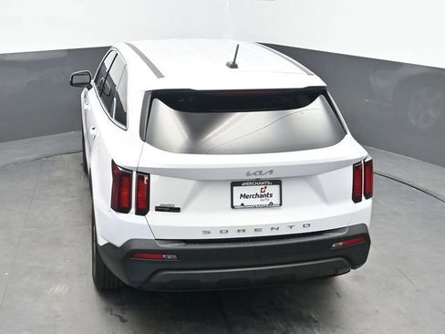 Used 2022 Kia Sorento LX image 24