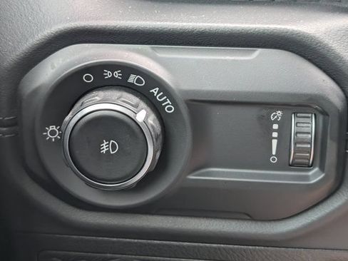 Used 2026 Jeep Wrangler Unlimited Rubicon AWD/4WD image 25