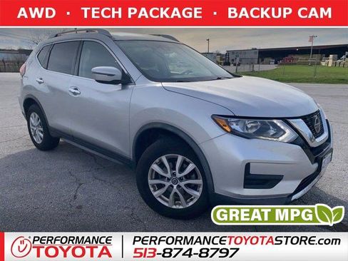 Used 2020 Nissan Rogue SV image 1
