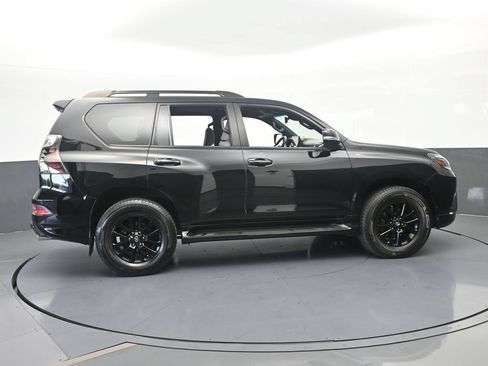 Used 2023 Lexus GX 460 w/ Black Line Special Edition AWD/4WD image 7