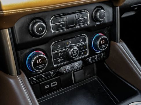 Used 2021 Chevrolet Tahoe High Country AWD/4WD image 26