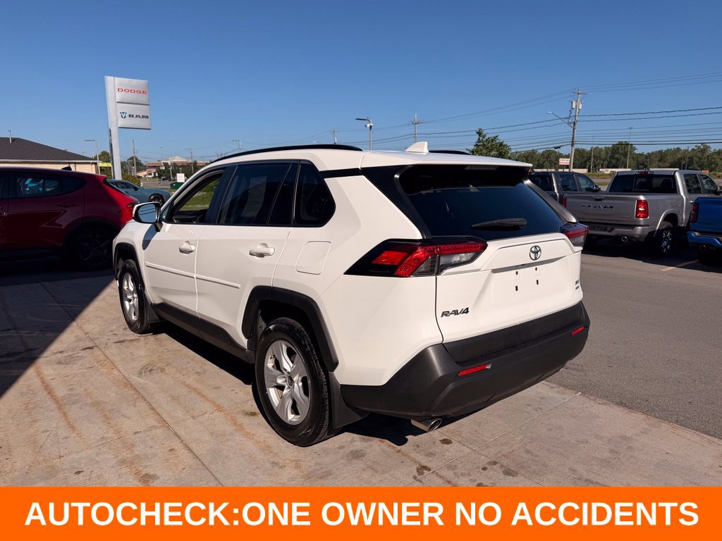Used 2019 Toyota RAV4 XLE w/ Convenience Package AWD/4WD image 4