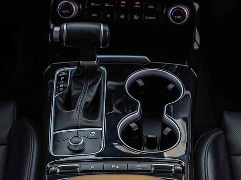 Used 2019 Kia Stinger AWD/4WD image 13