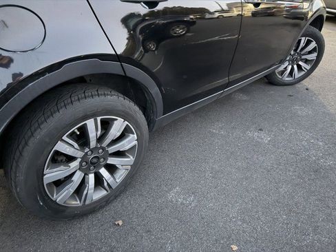 Used 2018 Land Rover Discovery Sport HSE Luxury image 27