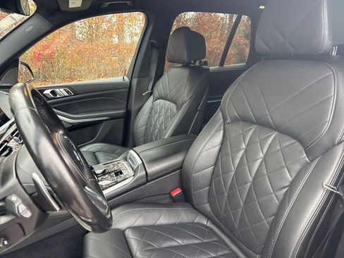 Used 2023 BMW X5 M50i image 11