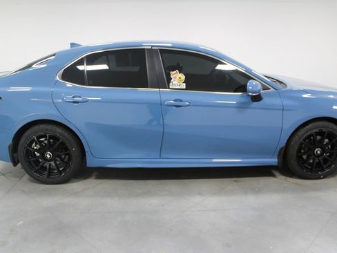 Used 2023 Toyota Camry SE image 11