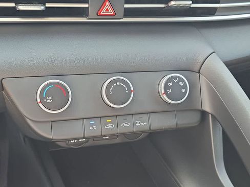 New 2026 Hyundai Elantra SE FWD image 31
