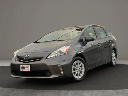 Used 2012 Toyota Prius V Three image 2