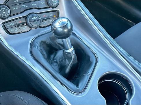 Used 2022 Dodge Challenger R/T w/ T/A Package image 17