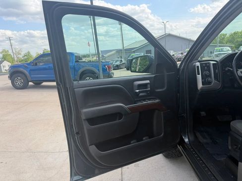 Used 2018 GMC Sierra 1500 SLE w/ SLE Value Package AWD/4WD image 13
