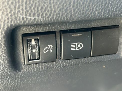 Used 2020 Toyota RAV4 LE image 23