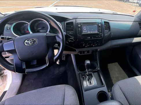 Used 2014 Toyota Tacoma 4x4 Regular Cab image 8