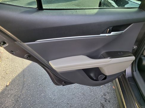 Used 2024 Toyota Camry SE w/ Convenience Package image 11