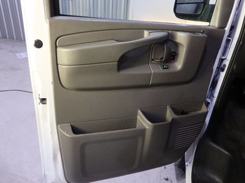 Used 2015 Chevrolet Express 3500 LT w/ LT Preferred Equipment Group image 19