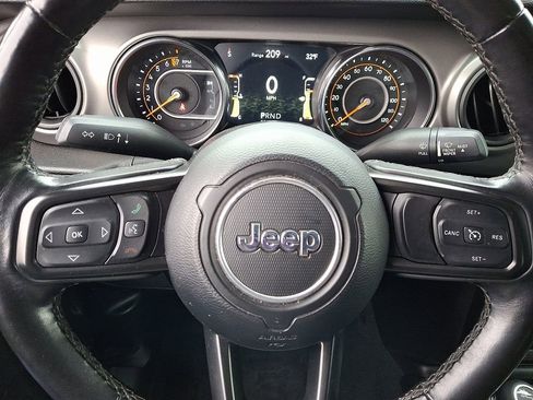 Used 2021 Jeep Gladiator Willys image 23