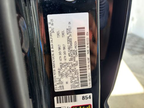 Used 2025 Toyota Tacoma TRD Off-Road AWD/4WD image 29