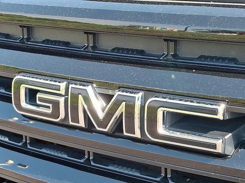 Used 2021 GMC Sierra 1500 Elevation w/ X31 Off-Road Package AWD/4WD image 4