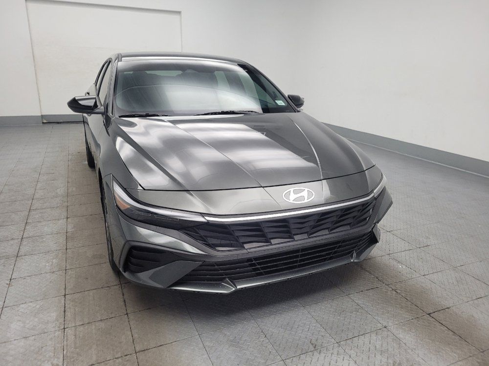 Used 2025 Hyundai Elantra Sport FWD image 14