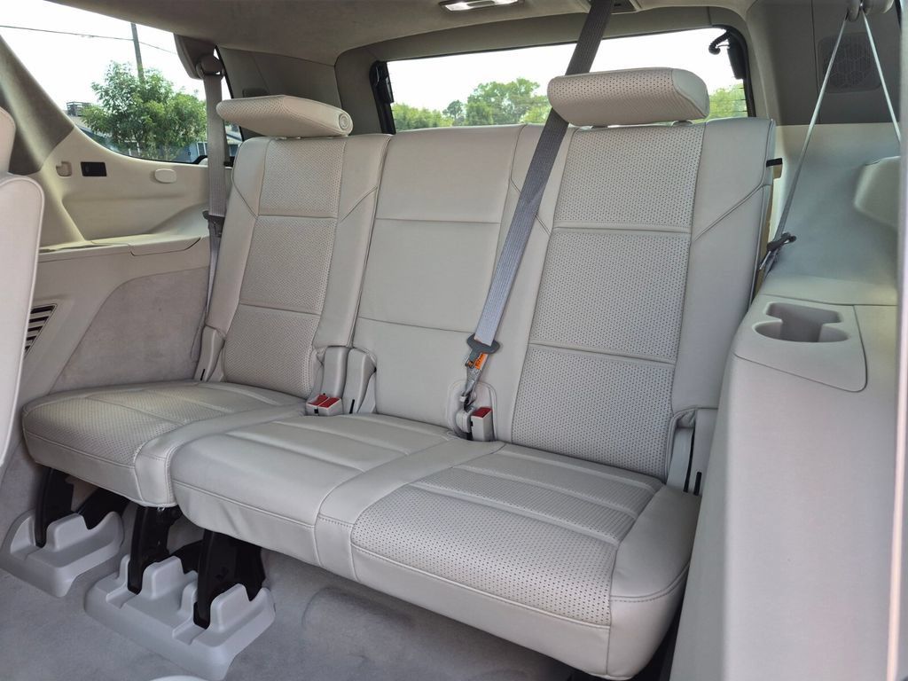 Used 2024 Cadillac Escalade Premium Luxury Platinum w/ Heavy-Duty Trailer Package AWD/4WD image 46