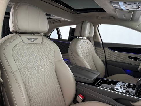 Used 2023 Bentley Flying Spur Azure image 20