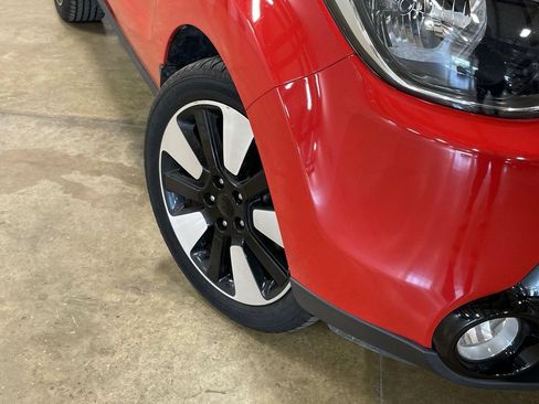 Used 2016 Kia Soul + w/ Designer's Package FWD image 11