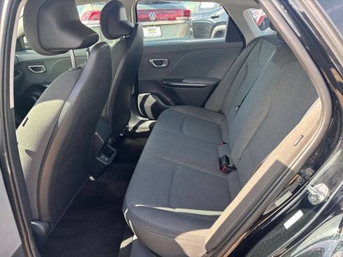 Used 2025 Kia K4 FWD image 23