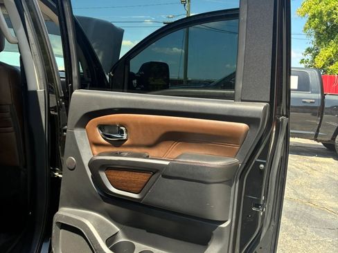 Used 2016 Nissan Titan Platinum Reserve image 21