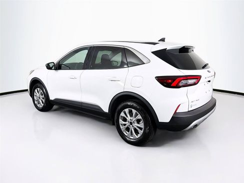 Used 2023 Ford Escape Active AWD/4WD image 9