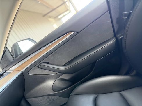 Used 2022 Tesla Model 3 Long Range AWD/4WD image 36