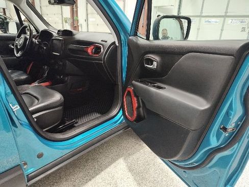 Used 2021 Jeep Renegade Trailhawk w/ Trailer Tow Group image 15