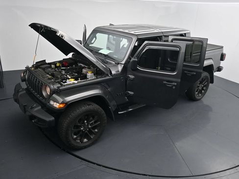 Used 2025 Jeep Gladiator Sport AWD/4WD image 26
