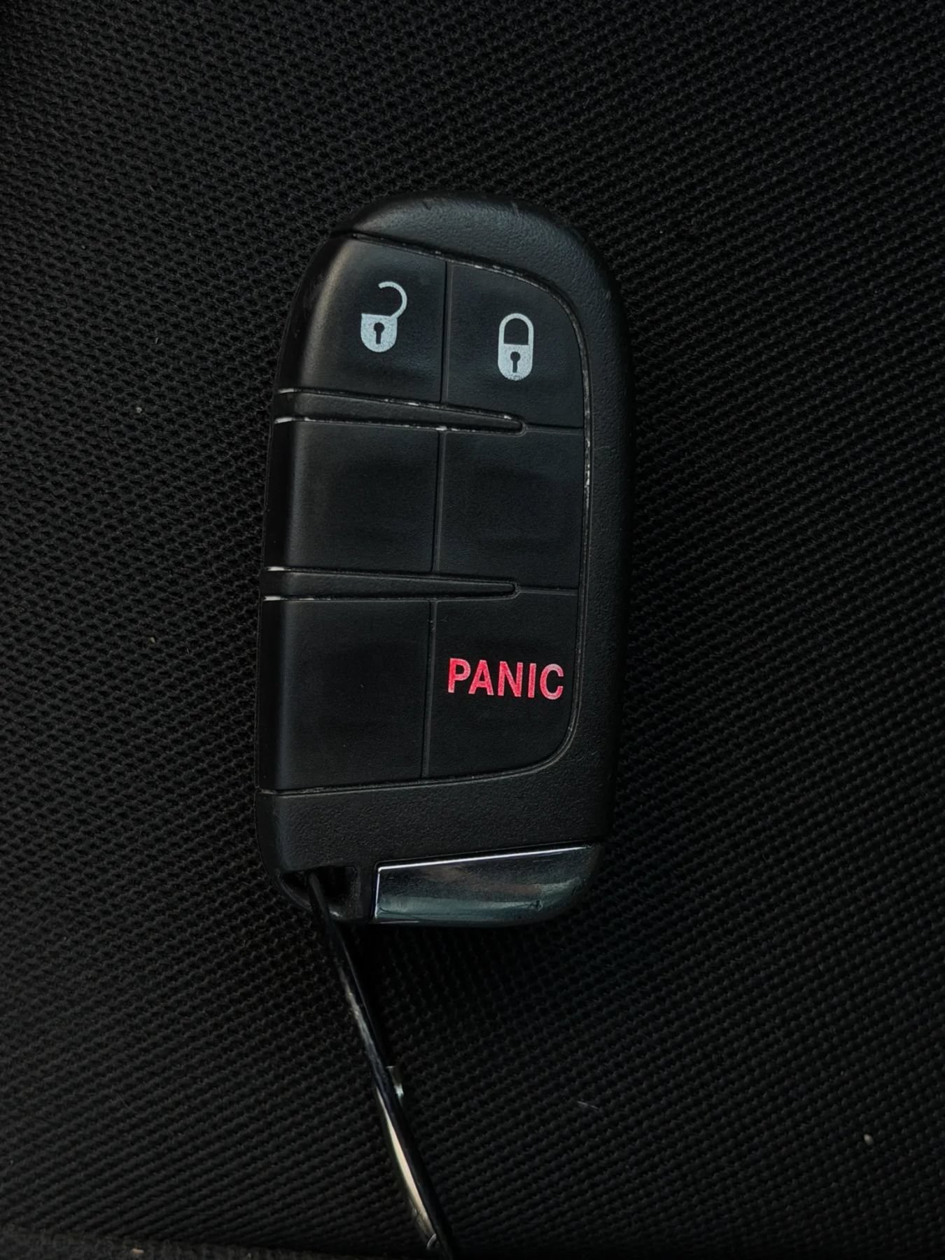 Used 2019 Jeep Renegade Latitude w/ Safety & Security Group II FWD image 39
