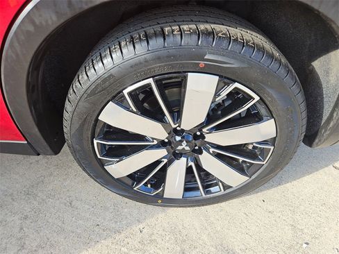 Used 2025 Mitsubishi Outlander SE image 28