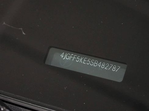 Used 2025 Mercedes-Benz GLS 450 4MATIC image 30