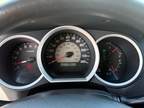 Used 2010 Toyota Tacoma 2WD Regular Cab image 86